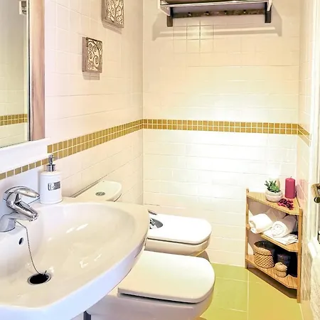 Teodosio Free Parking & Ac Apartment *