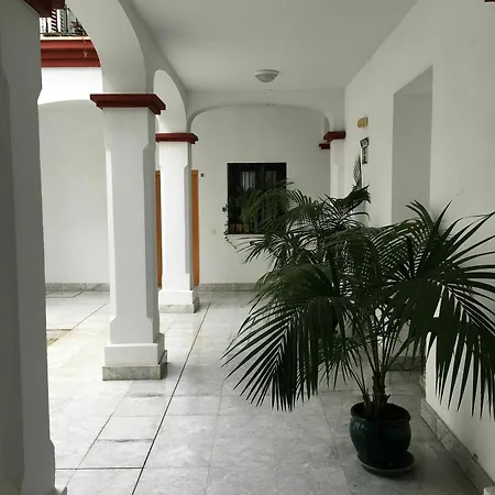 Teodosio Free Parking & Ac Sevilla