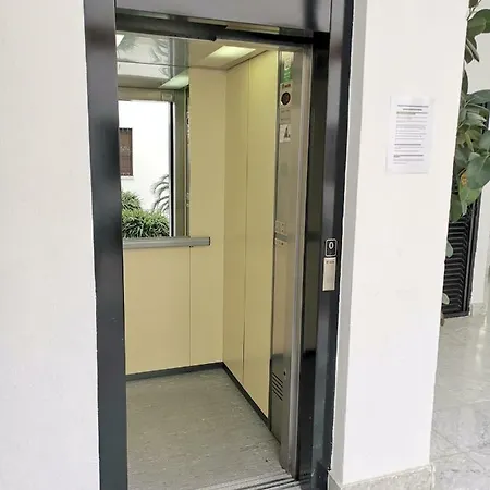Teodosio Free Parking & Ac Apartment *