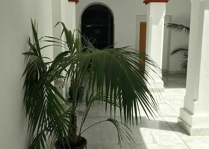 Teodosio Free Parking & Ac